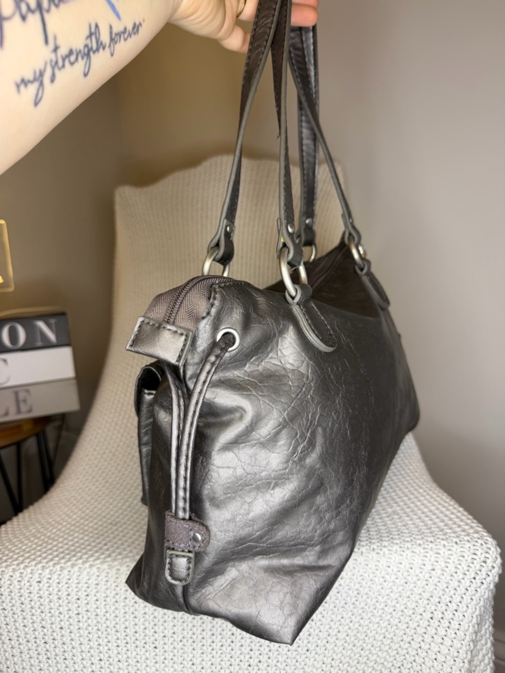 Vintage Tommy Hilfiger Gray Shoulder Bag Faux Leather Double Handle Purse - Picture 5 of 12